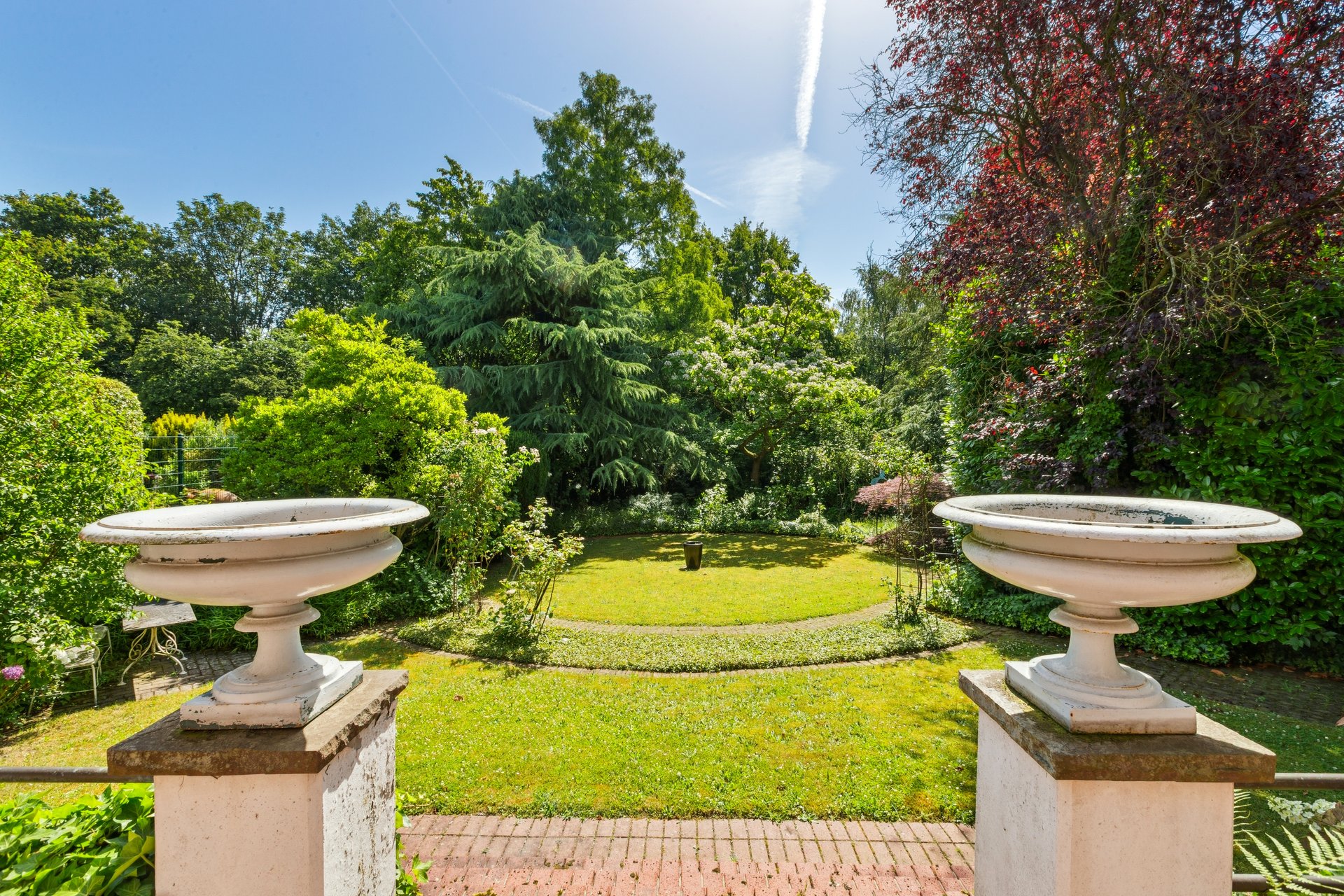 Charming house with large garden – great potential for your dream home