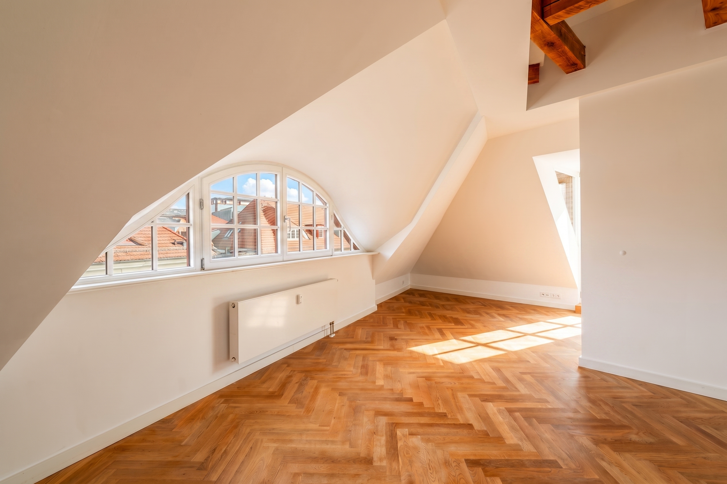 Großzügiges Dachgeschoss-Loft mit Galerie und Gäste-Suite im Herzen Potsdams