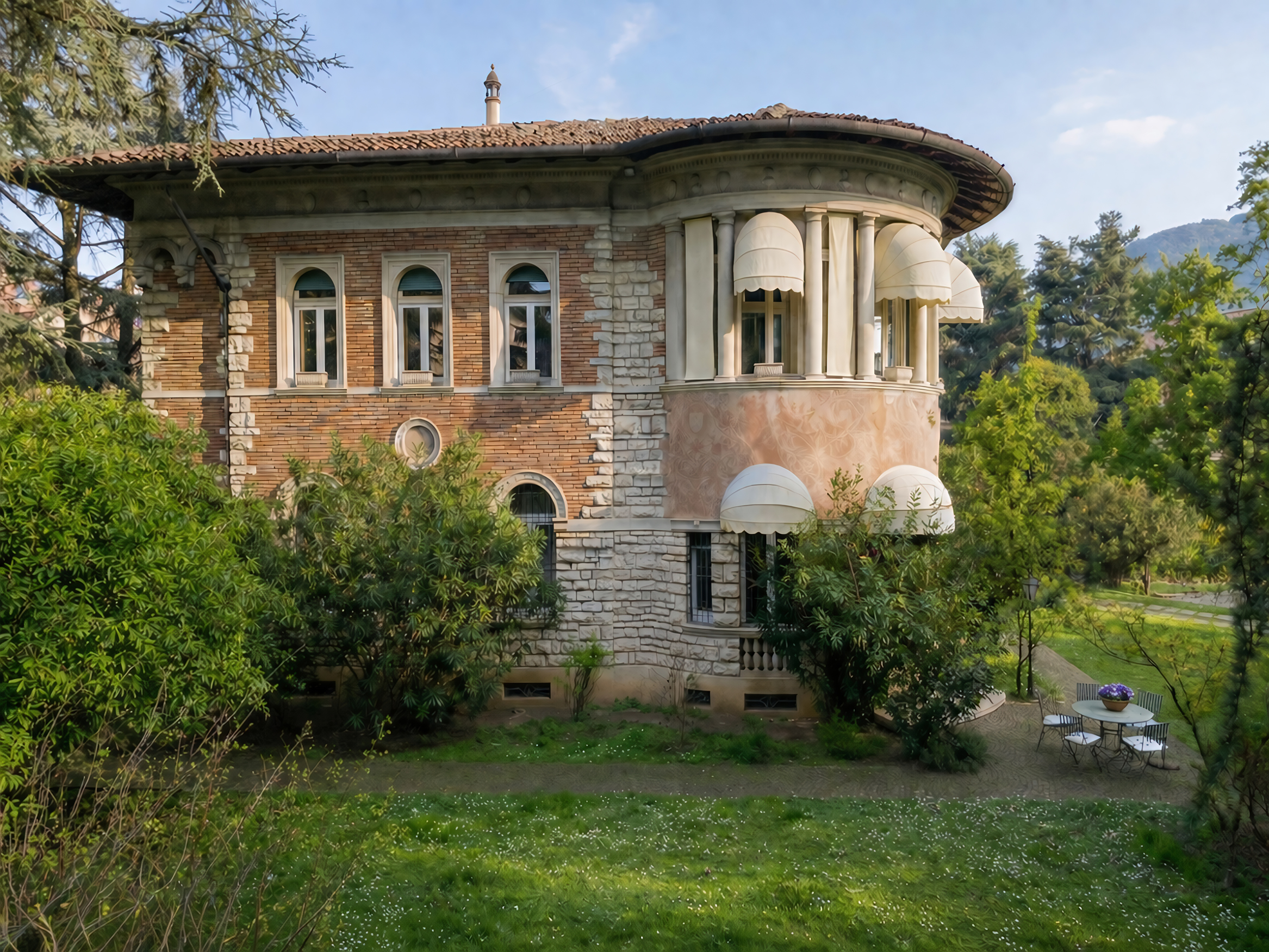 The Queen of Liberty: a dream villa with a park in the city
