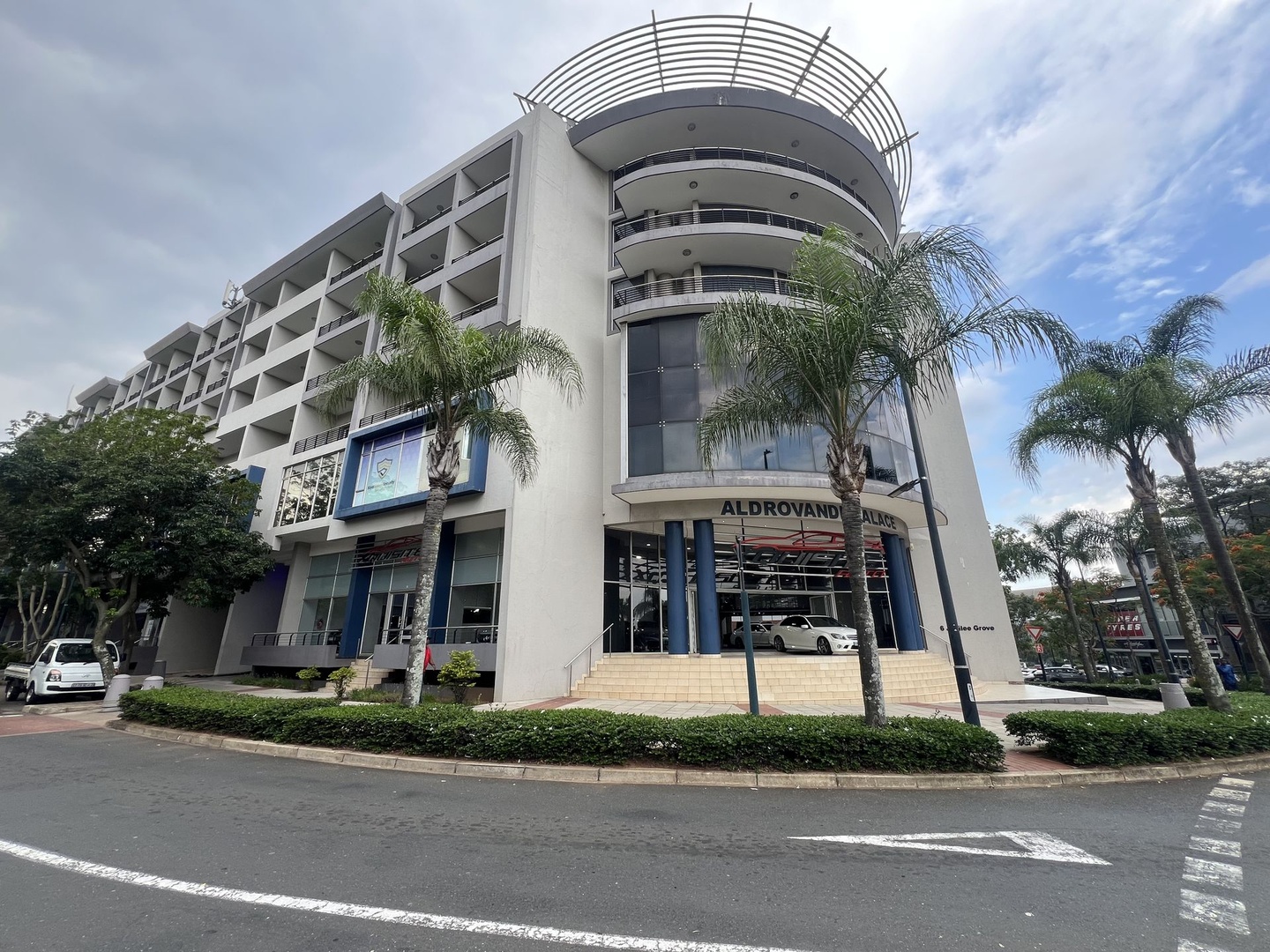 Lovely Penthouse Apartment For Rent