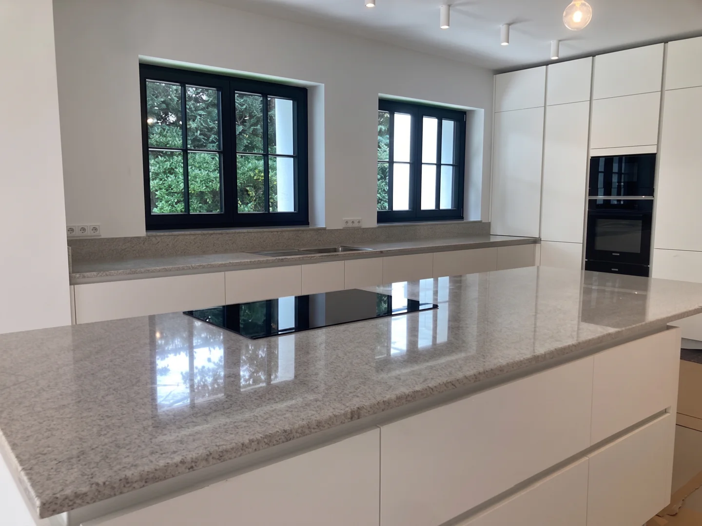 Luxuriöse, moderne Maisonette-Wohnung mit großer Terrasse in bevorzugter Wohnlage - Photo 3