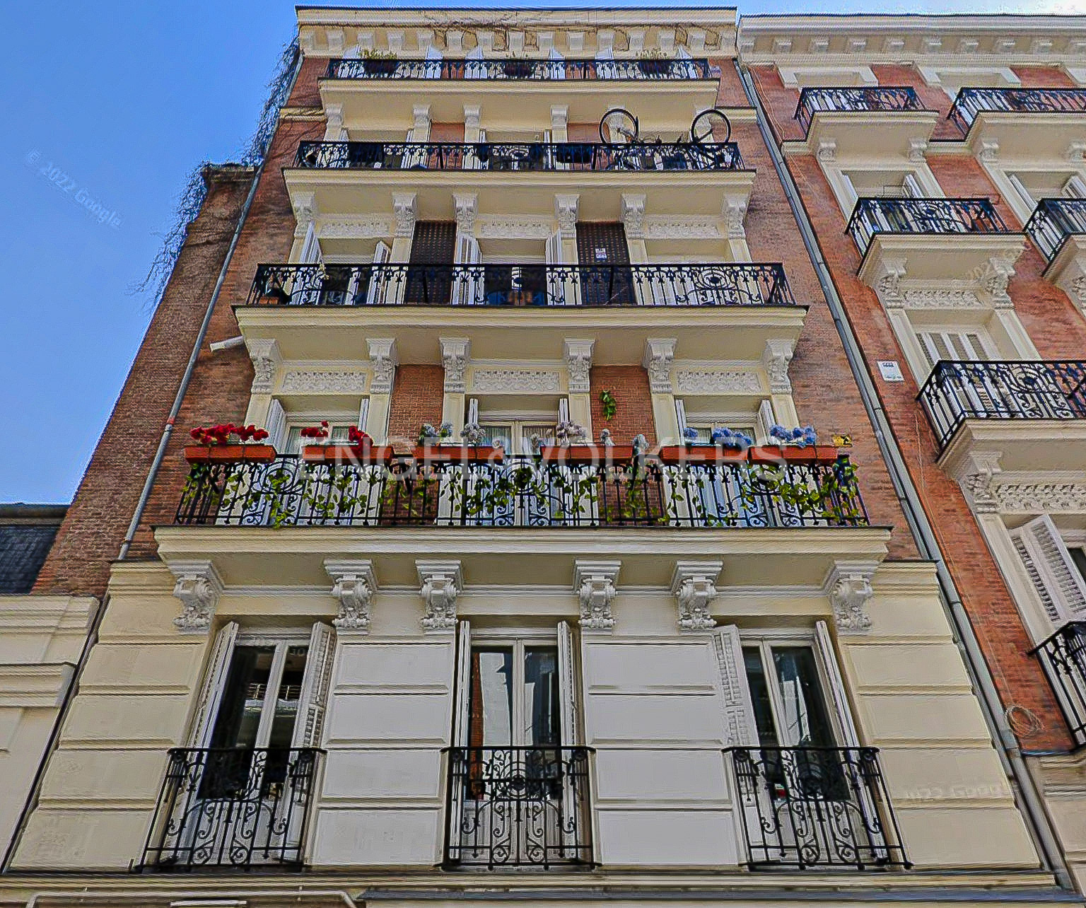 Classic property in need of renovation on Lagasca Street.