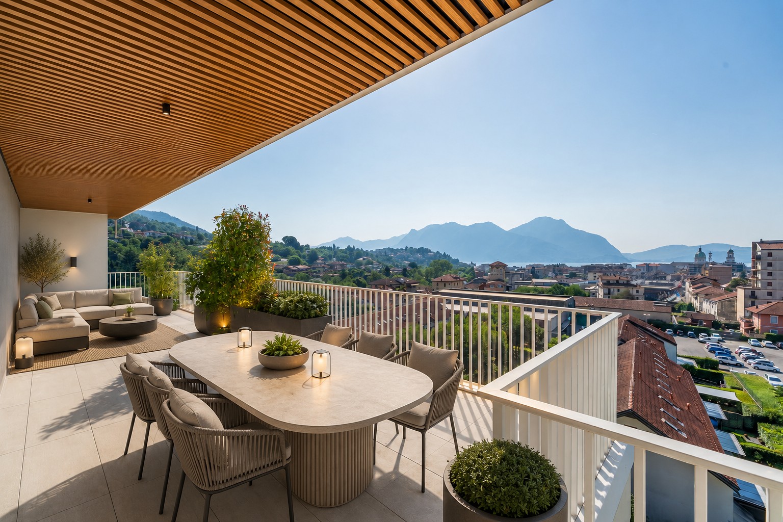 Exclusive penthouse with panoramic terraces and enchanting lake views