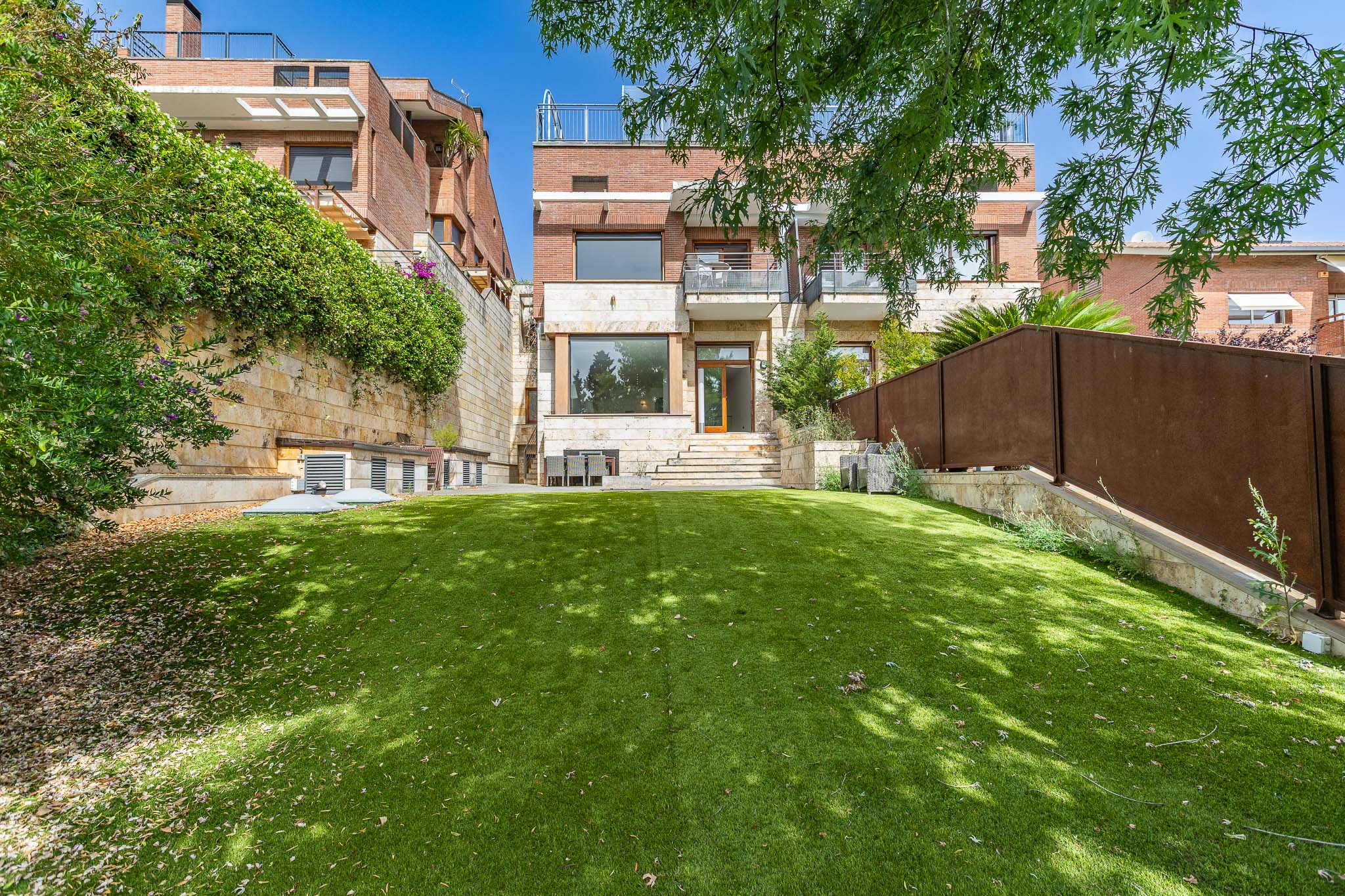 Privacy and space next to the Golf Course