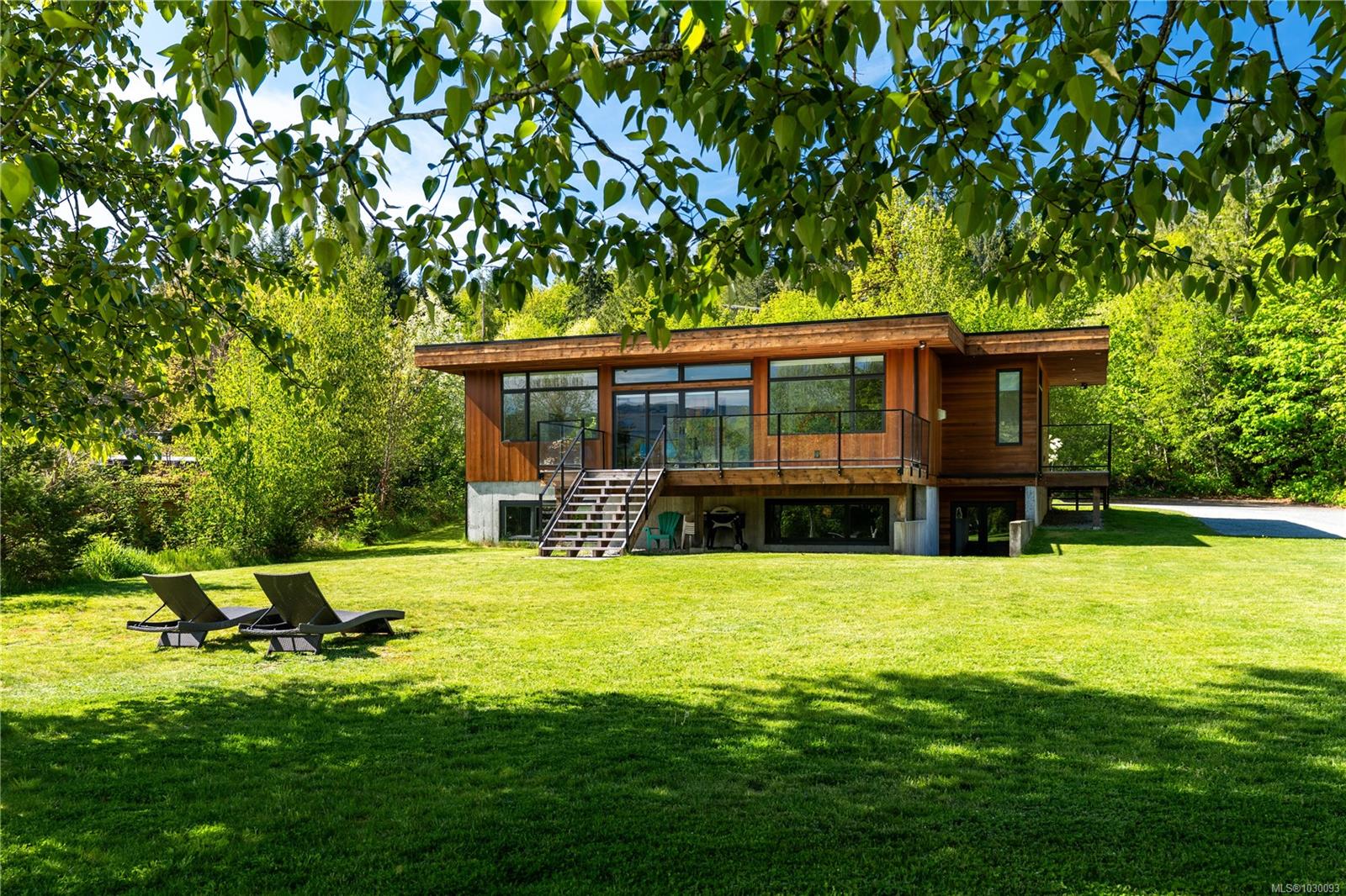 Lakefront Home with a Private Dock