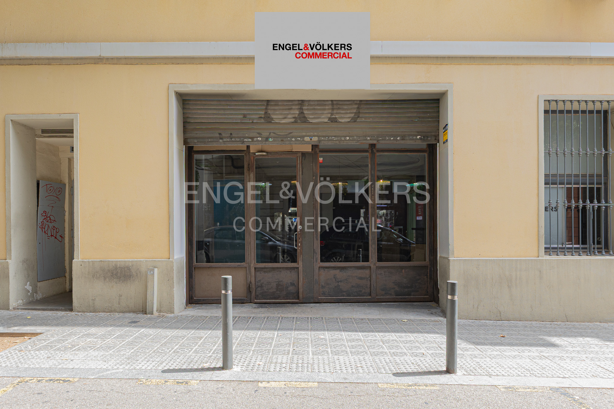 Magnífico local en el corazón de Les Corts, ideal para todo tipo de actividad y restauración