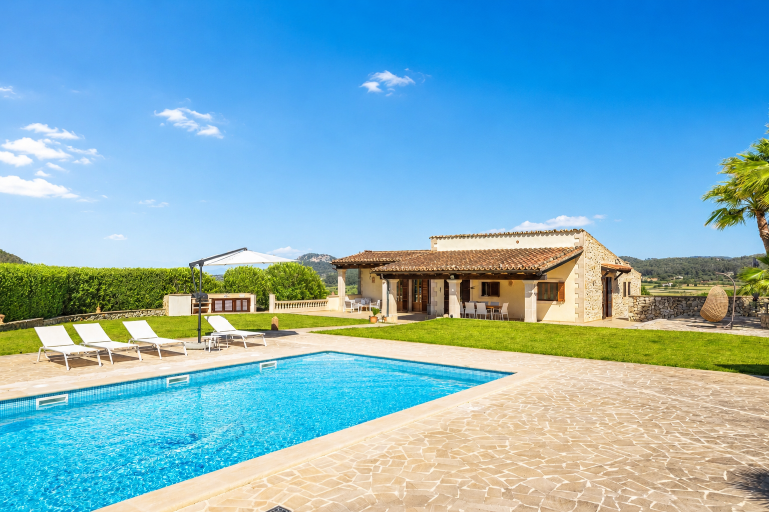 Authentic finca with far-reaching views between Sineu and Sant Joan