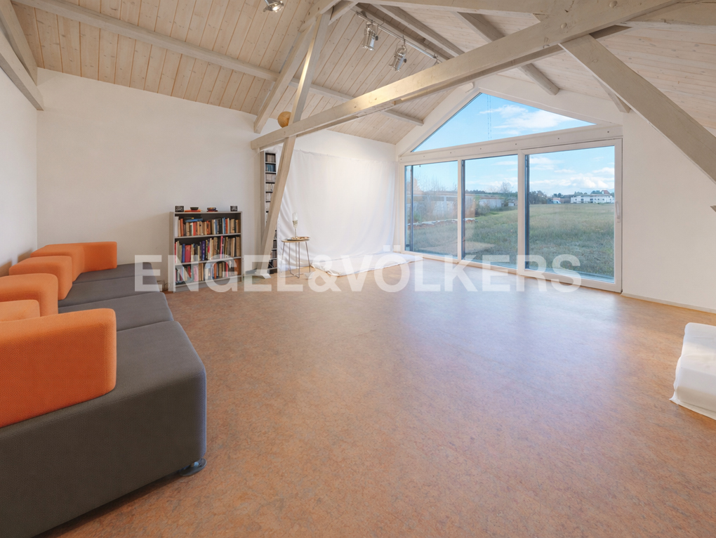 Viel Raum zum Leben, Arbeiten und Wohlfühlen - Außergewöhnliches Wohnen auf ca. 400 m²