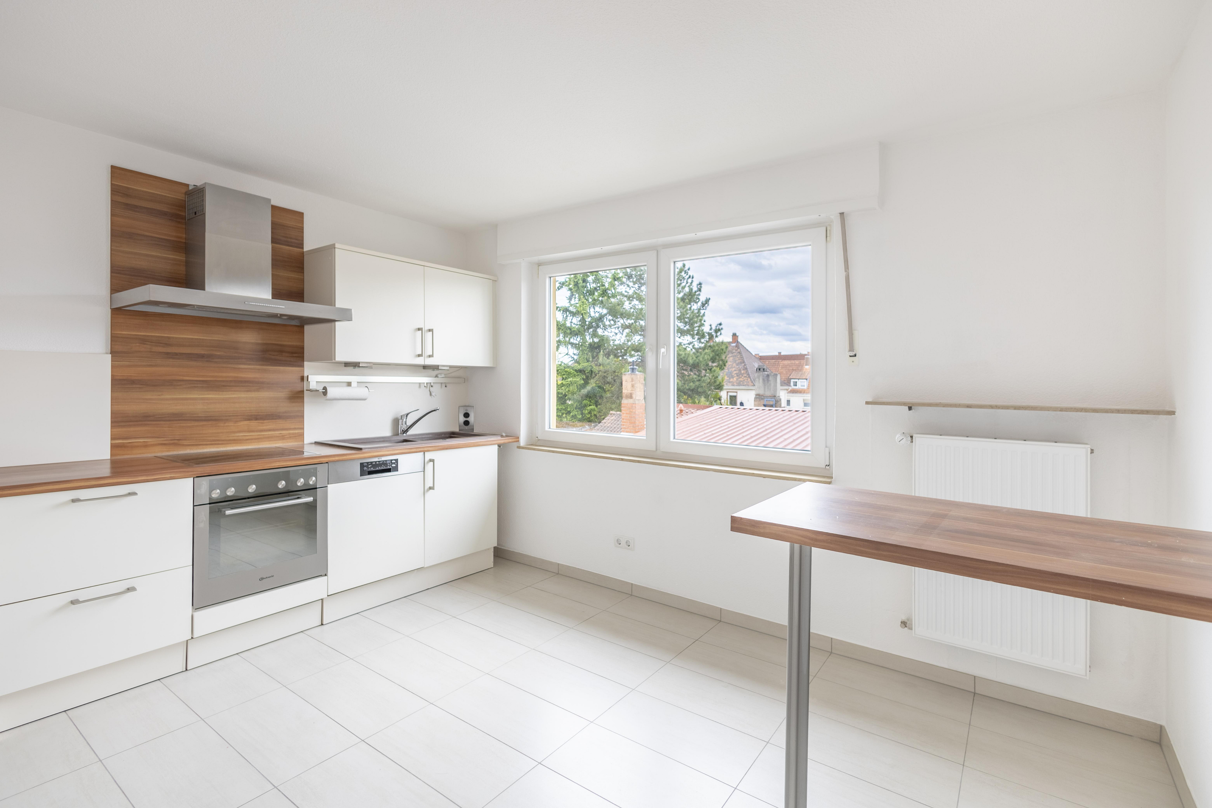 Charmant & saniert: Lichtdurchflutete 3 ZKB ETW mit Balkon in gesuchter Lage von Landau!