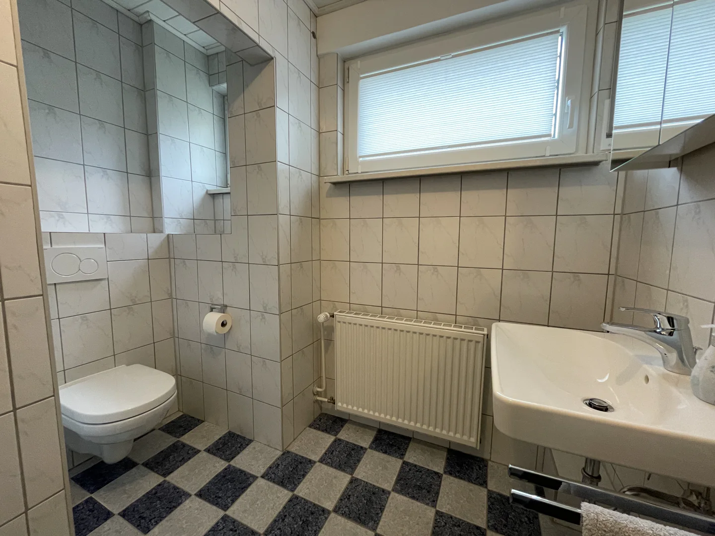 Großzügiges Einfamilienhaus mit Wintergarten, Garten und Garage zu vermieten - Photo 3