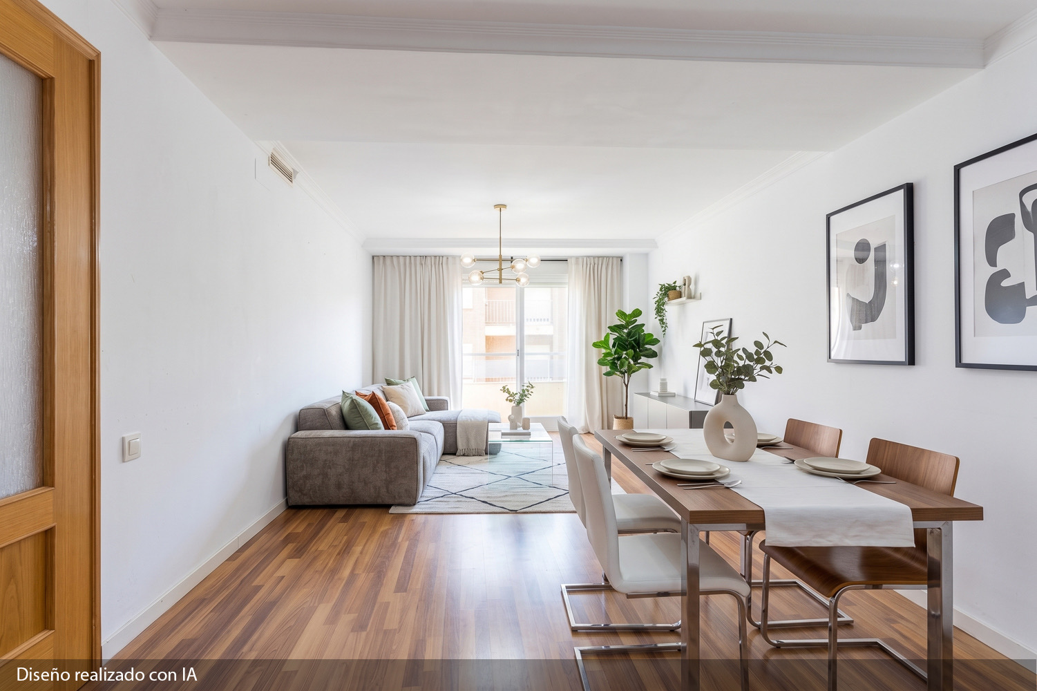 Spacious home with garage in Torrefiel