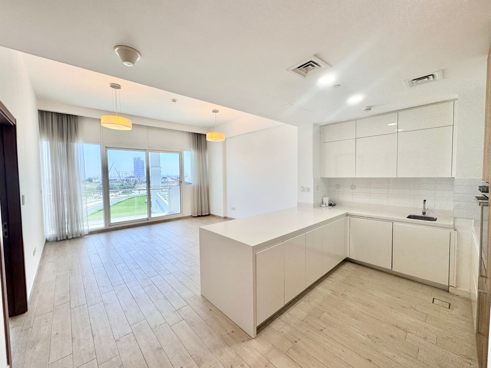 Lower floor | Vacant |  Exclusive