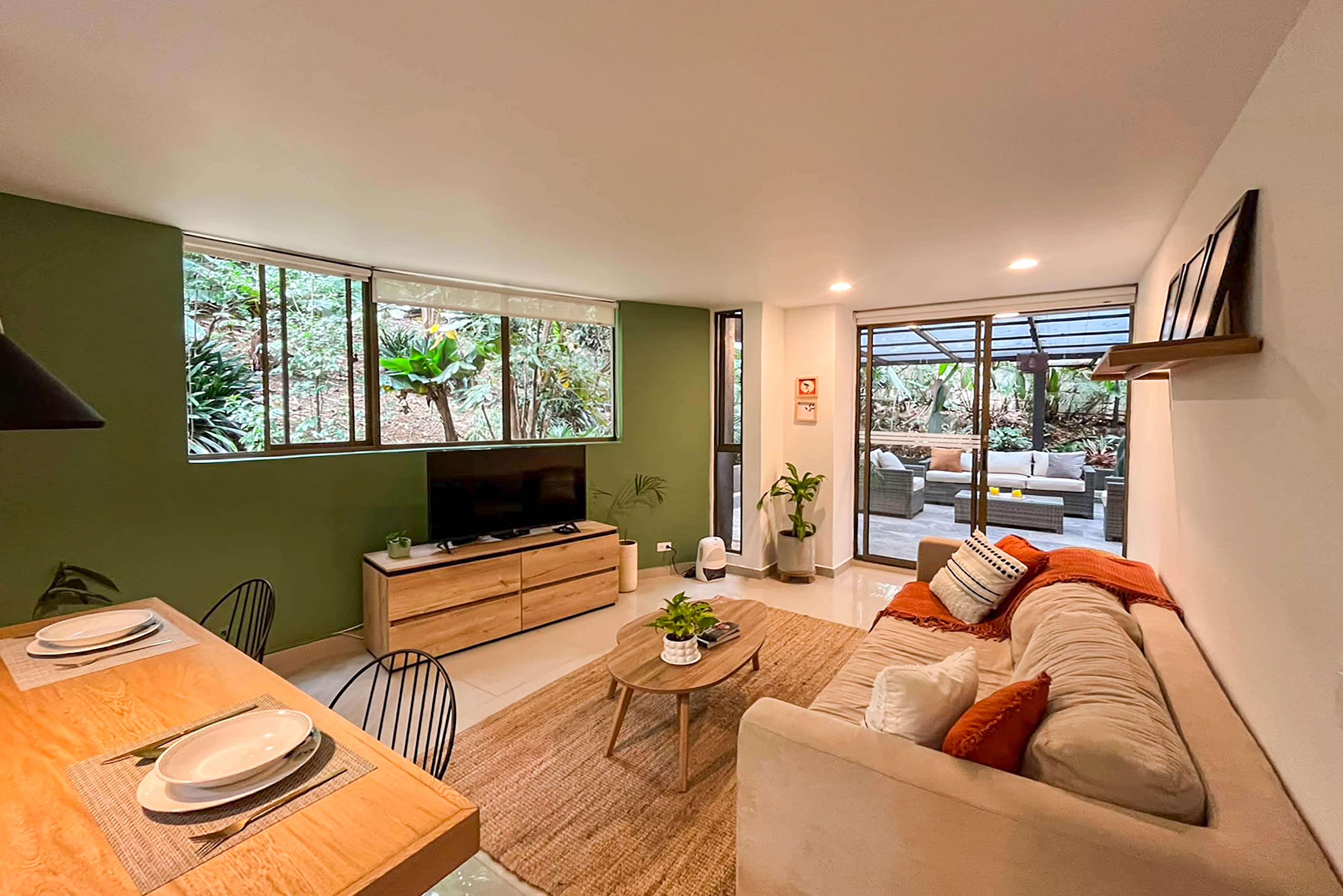 Apartamento amoblado con terraza para venta en Provenza, El Poblado