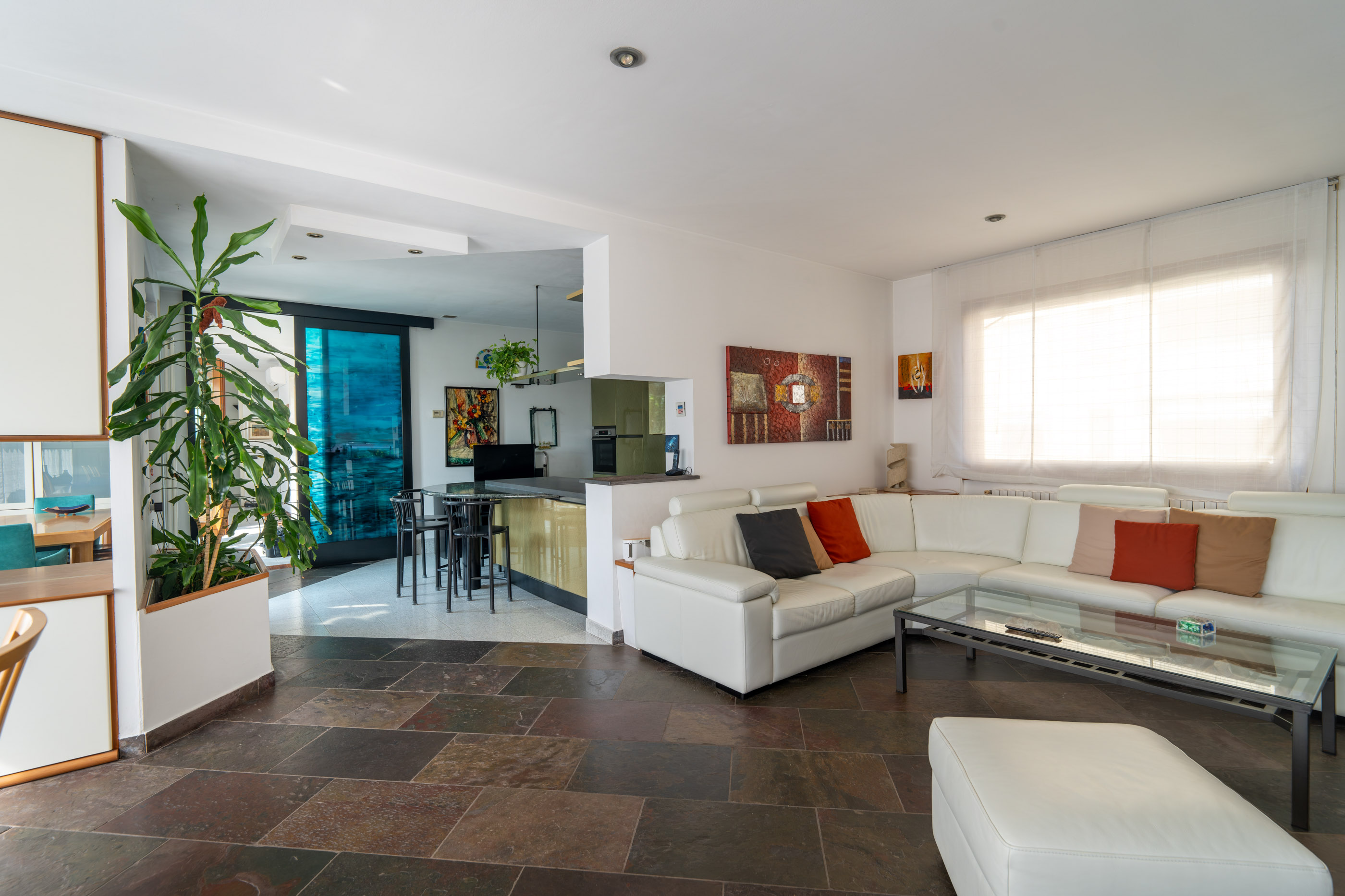 Bright apartment in a villa