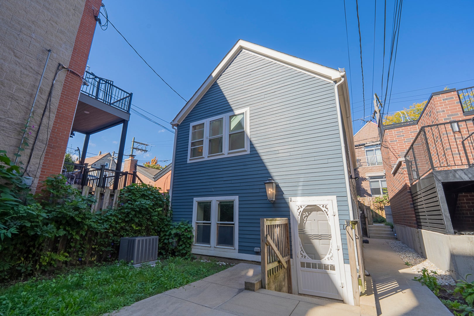 Coach House in the Heart of Bucktown