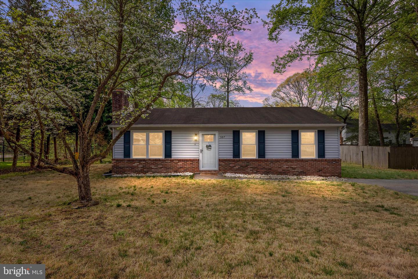 Beautifully Updated Rancher in Riverdale Forest