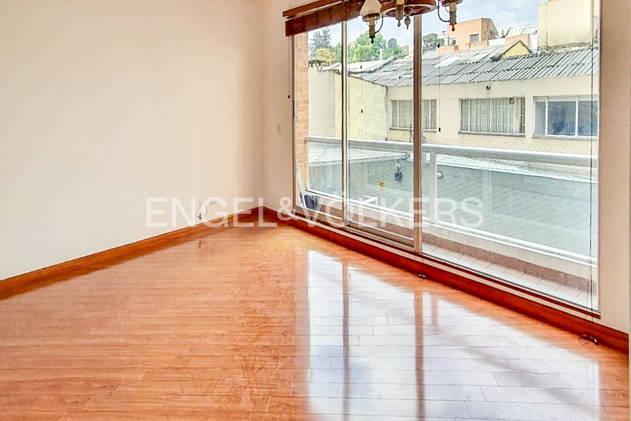 Iluminado apartamento para arriendo en Cedritos