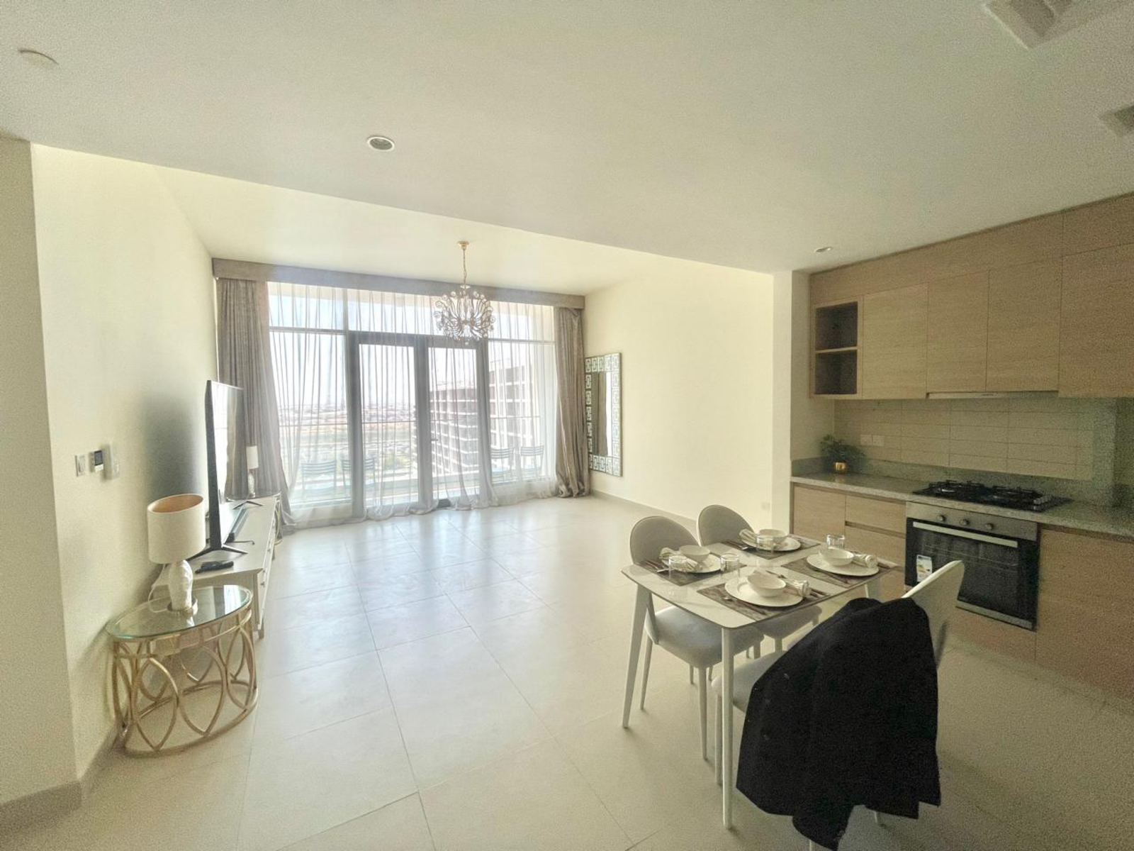 Fully Furnished | Vacant | Boulevard View