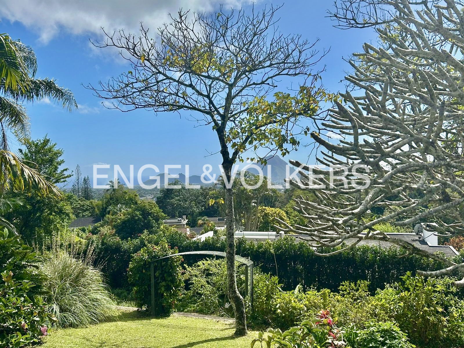 Elegant Colonial-Style Home for Sale – Reserved for Mauritian Citizens . Floreal