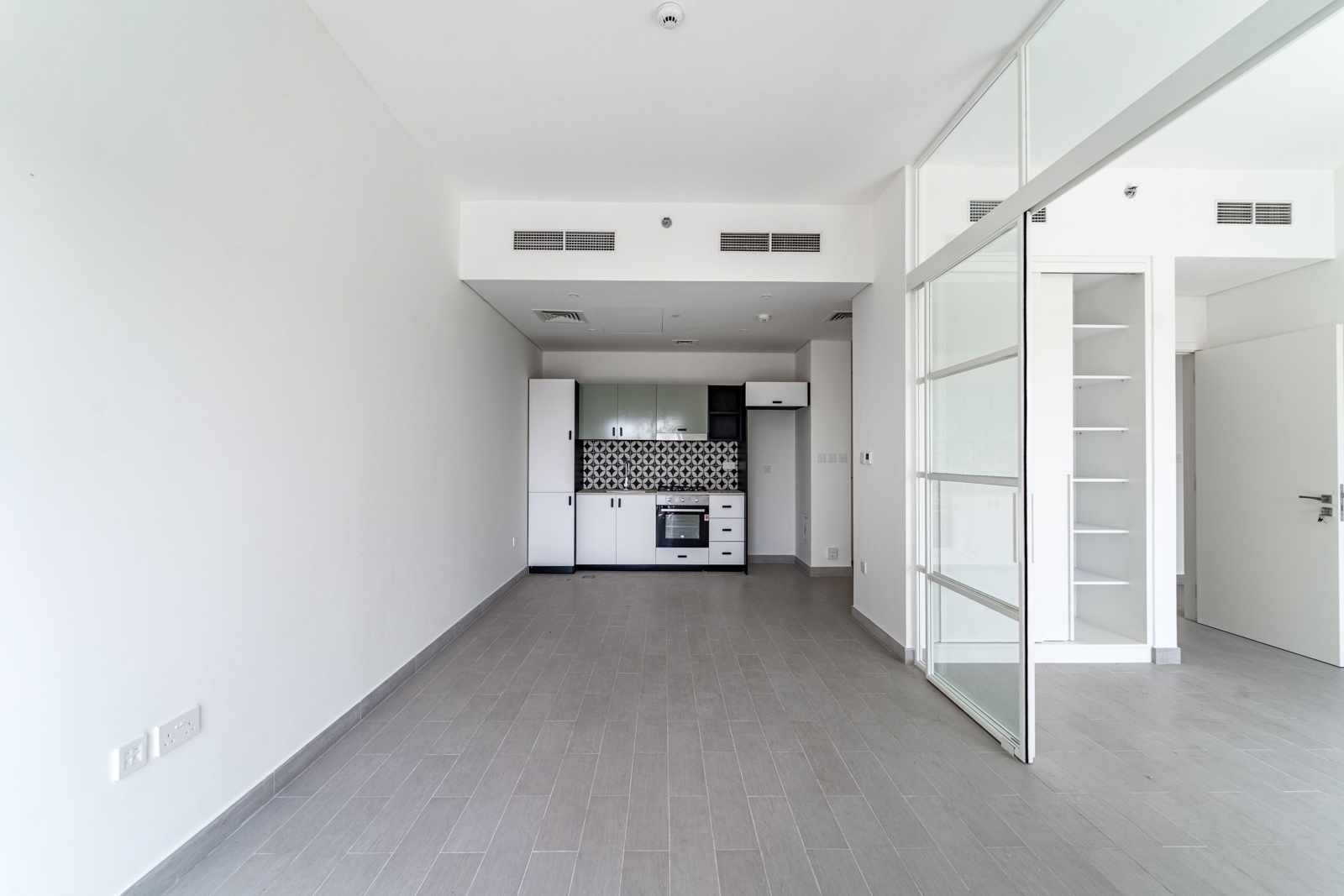Best Price | Exclusive | Pool View | Vacant