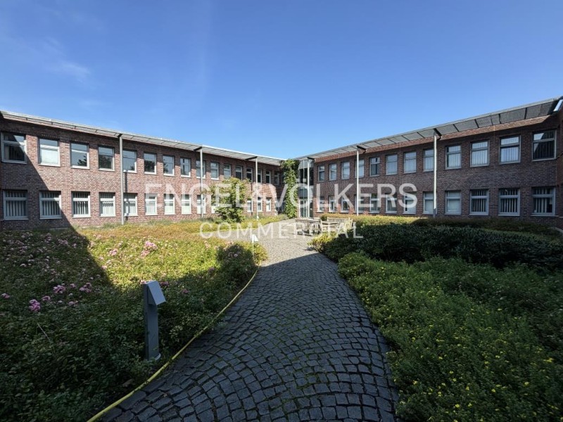 MODERNES BÜRO AM EXPO-GELÄNDE
