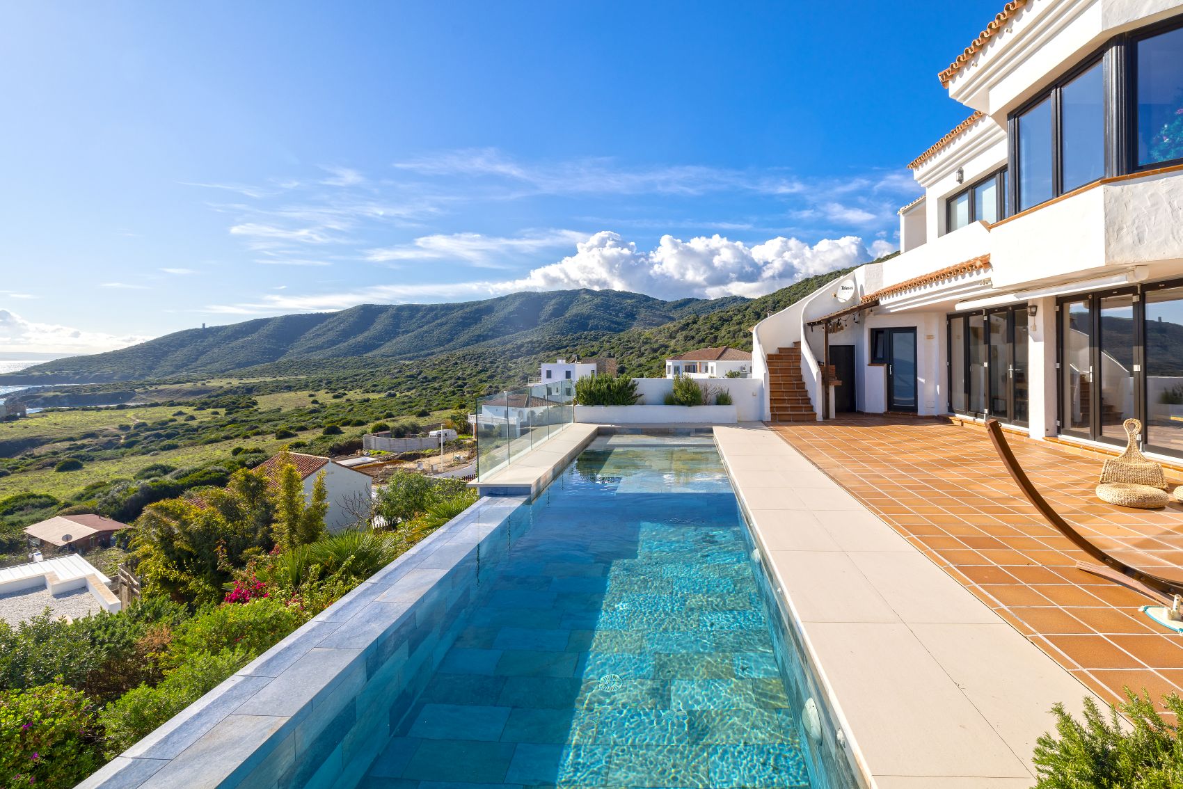 Wonderful Single-Family Home with Views of Africa, Algeciras