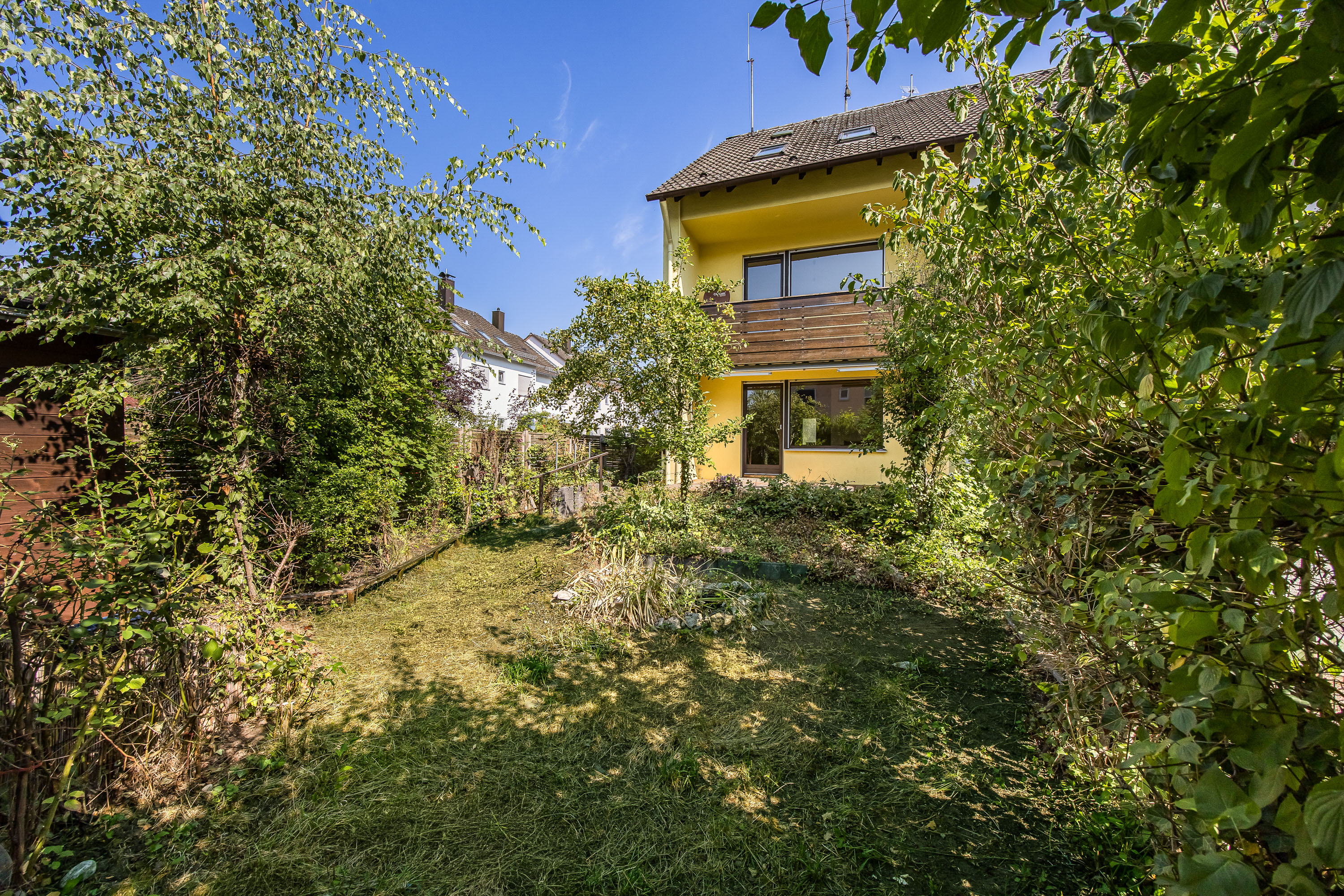 Zentral wohnen, familiär leben – Gepflegtes Reihenendhaus mit schönem Garten
