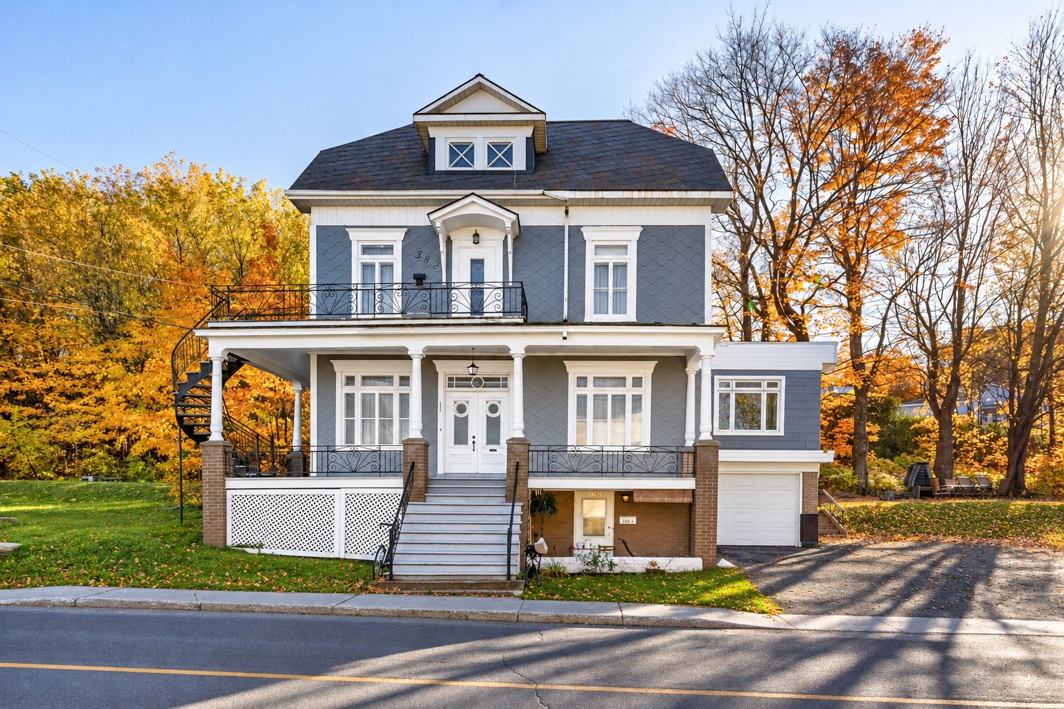 Character-Filled Fourplex Offering Stable Income in Levis