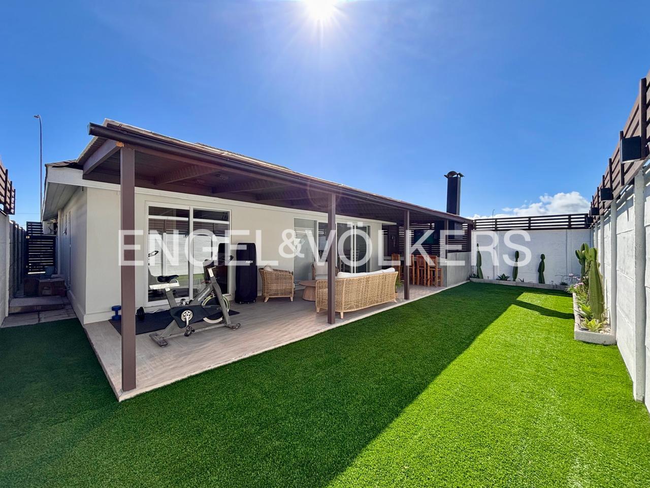 Casa 3D 3B en Serena Golf con quincho y 6 estacionamientos · 100 m2 construidos
