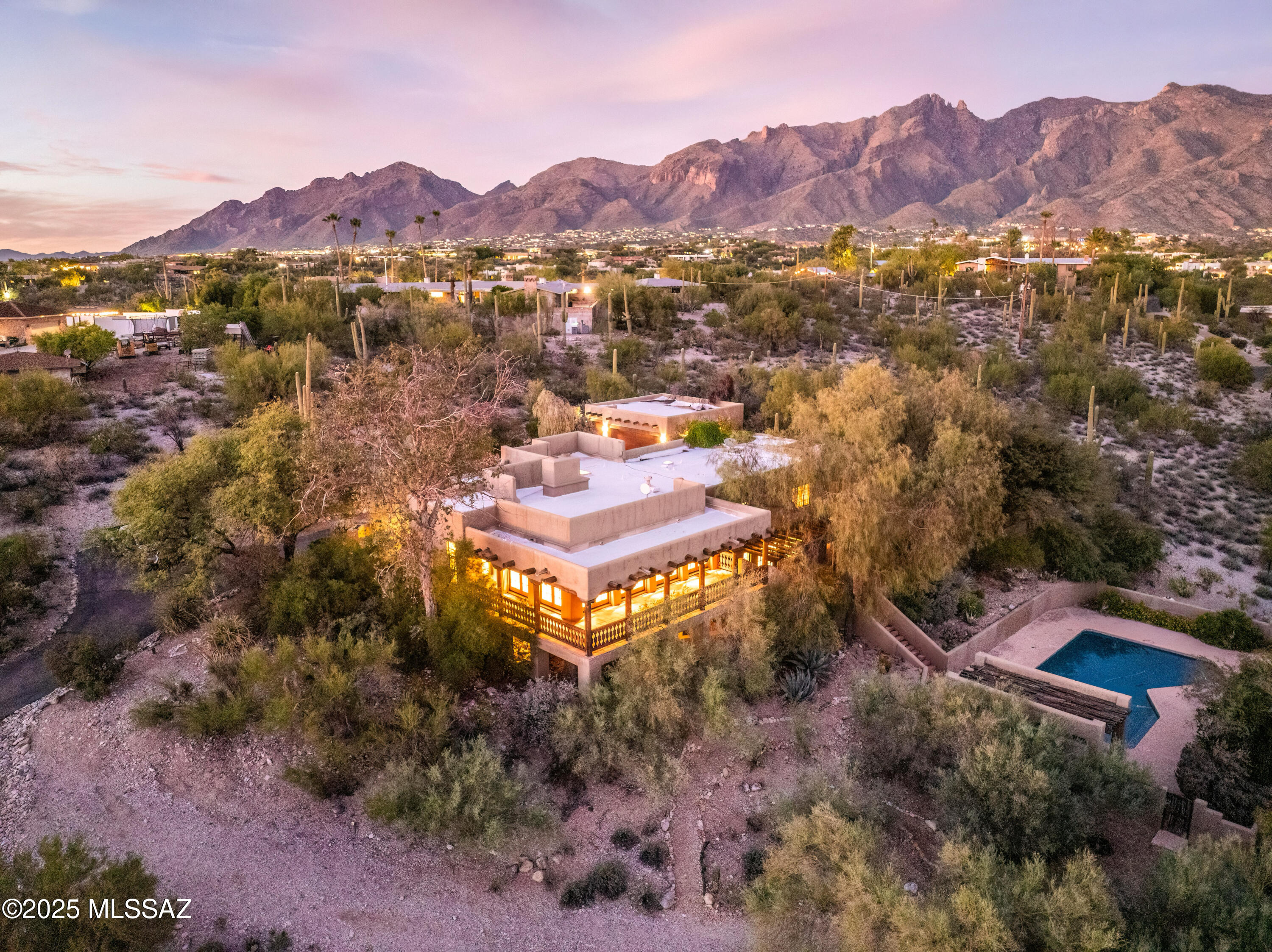 Classic Santa-Fe Home Tucked in the Catalina Foothills