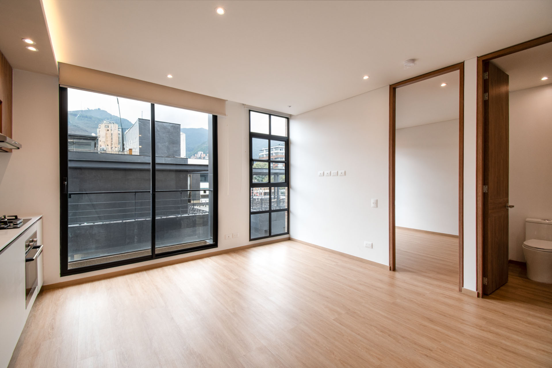 Apartamento a estrenar con balcón para arriendo en el Parque de la 93