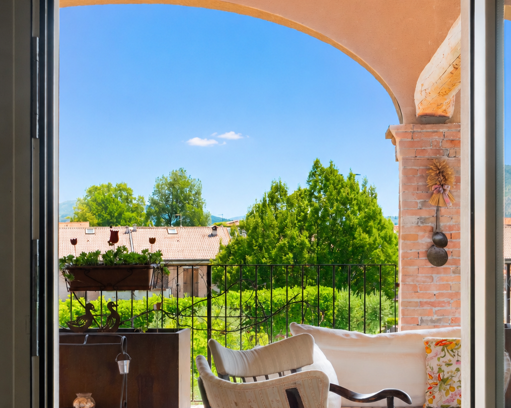 Apartment with Terrace in a traditional Franciacorta residence