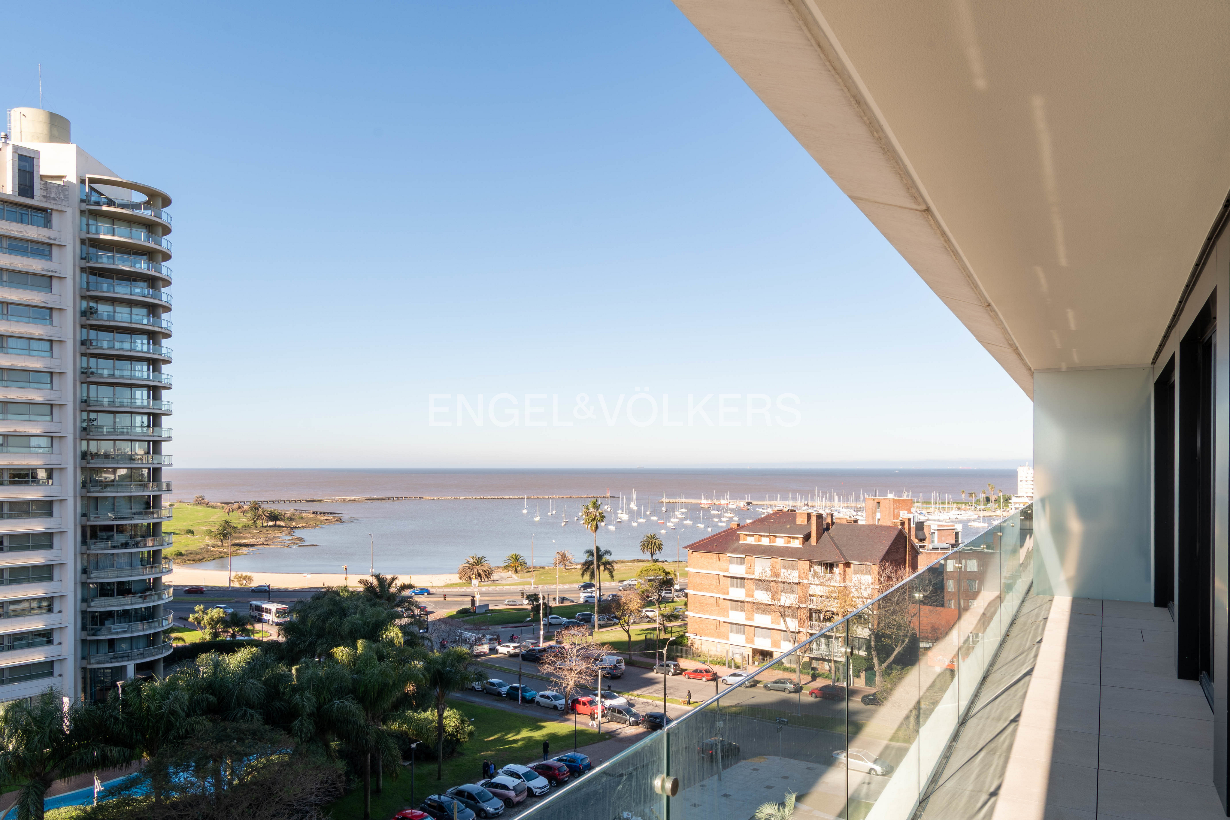 3-bedroom apartment in COSMOS with beautiful view of the Port of Buceo
