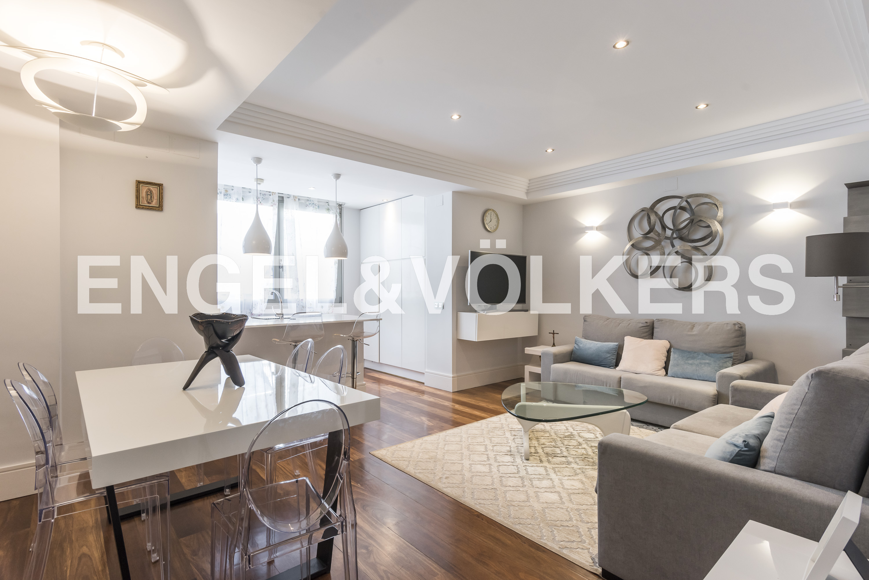 Modern furnished flat in Recoletos for rent
