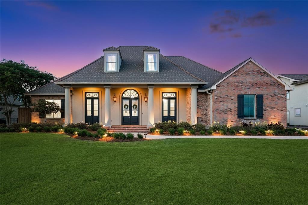 Waterfront Living Meets Everyday Luxury in Lakeshore Estate