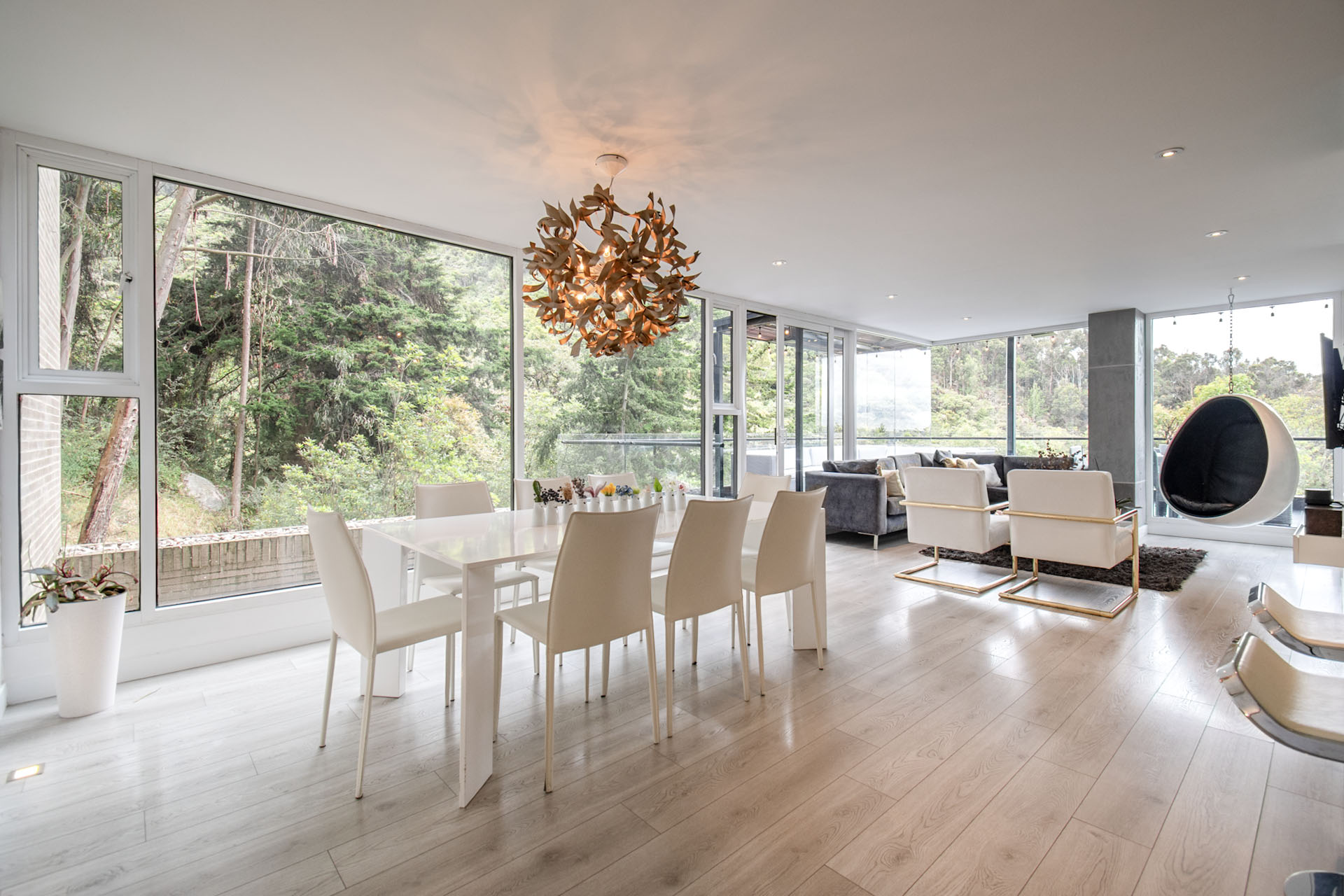 Apartamento moderno de diseño con terraza para venta en Bosque de Pinos