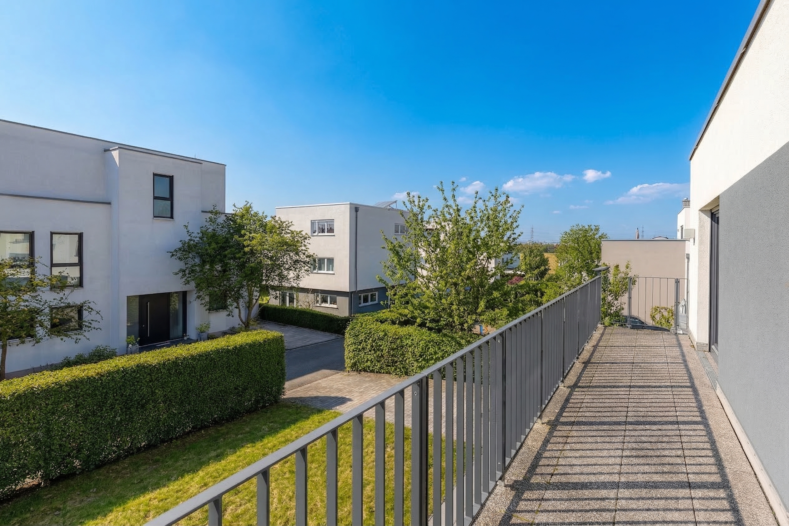 Luxurious dream house in Frankfurt: Exquisite residence with top infrastructure and proximity to nature