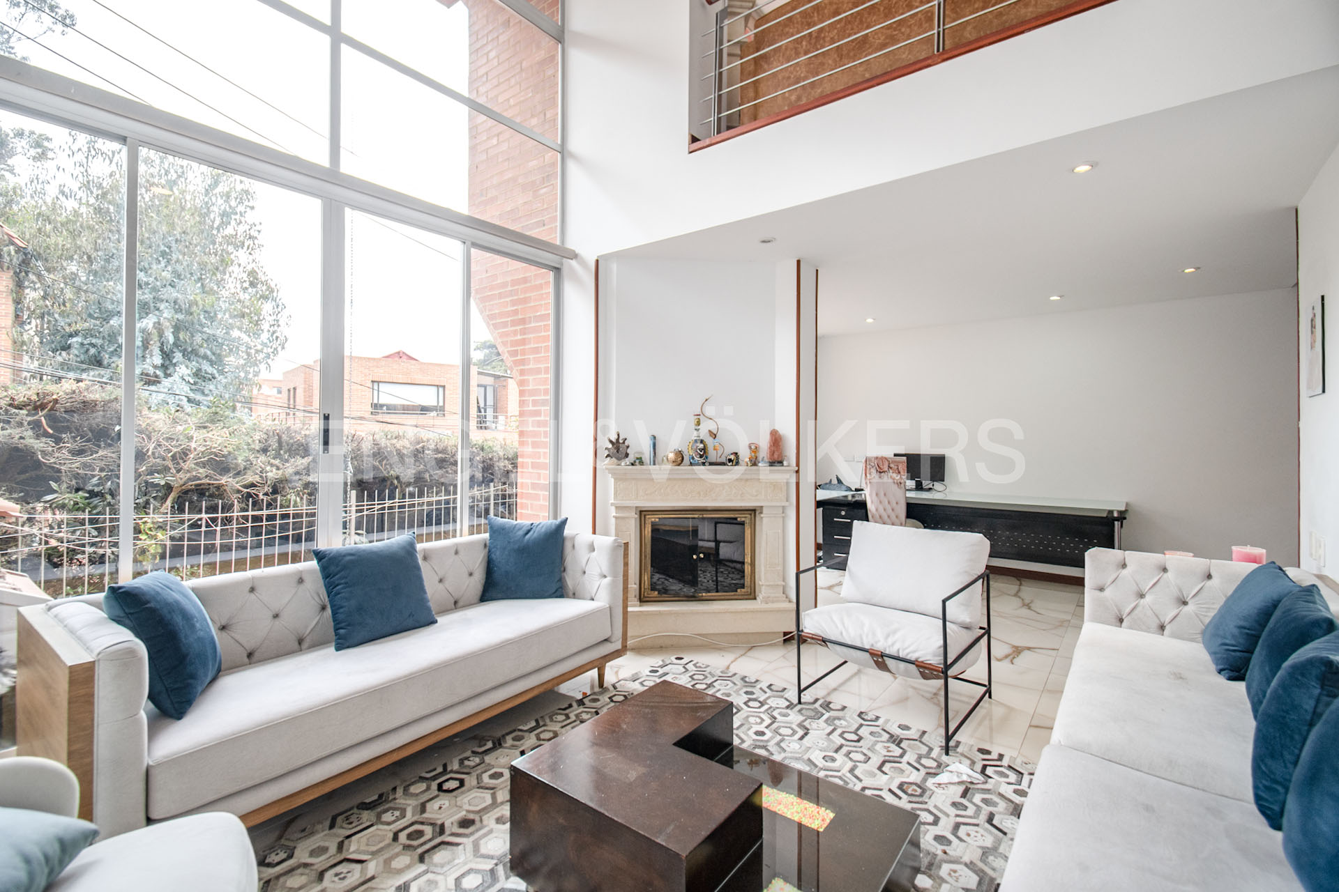 Moderna casa para venta en Bosque de Pinos