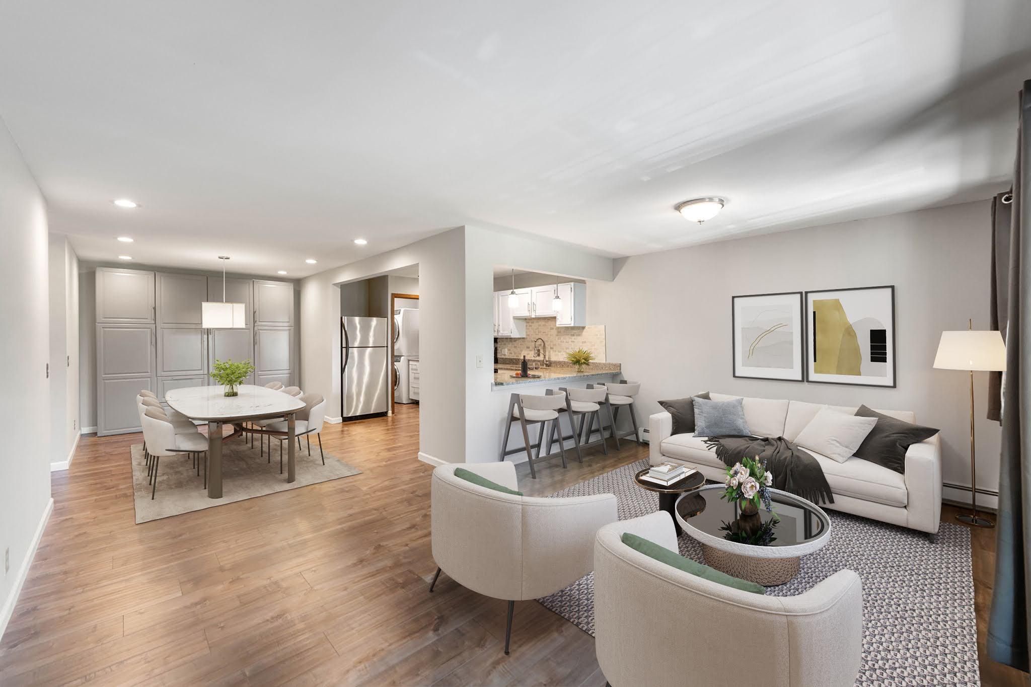 Updated 2-Bed Condo with Private Deck & Pool