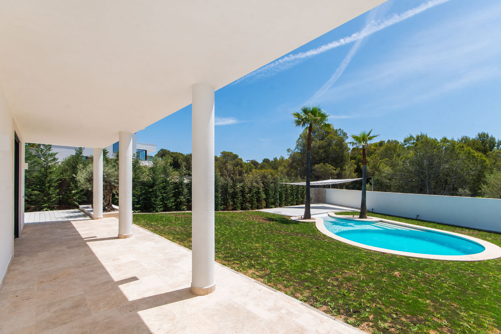 Modern villa with Seaview