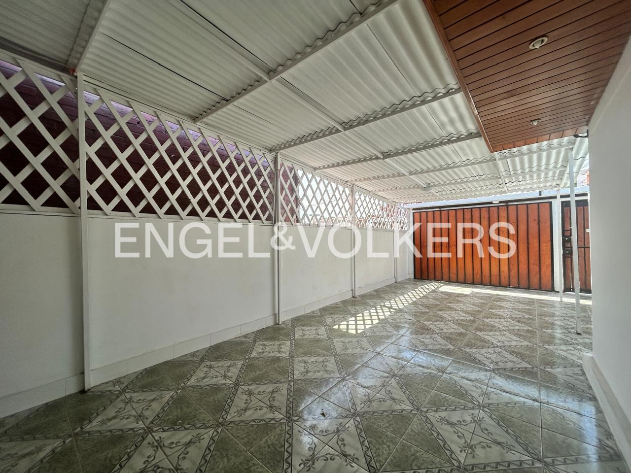 SE ARRIENDA CASA DE GRAN ESPACIO Y EXCELENTE UBICACIÓN EN VILLA EMPART