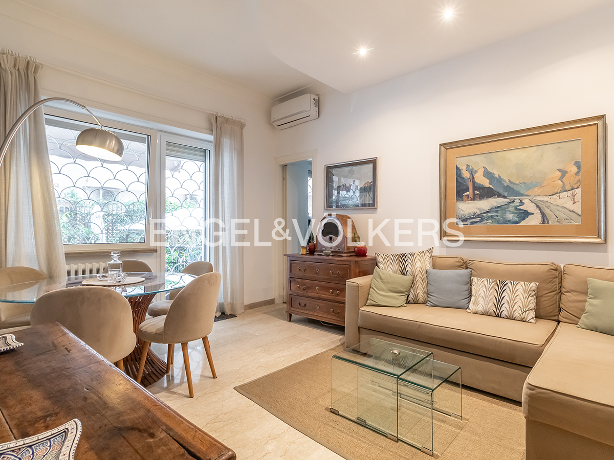 Apartment with garden on Bertoloni Street, in a quiet setting