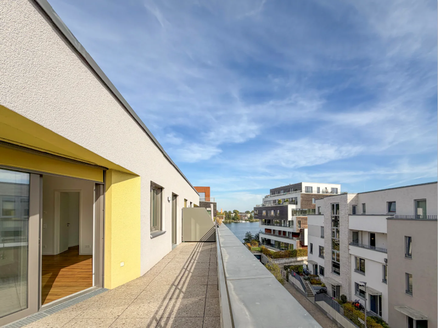 Exklusive 3-Zimmer-Wohnung mit weitläufiger Terrasse - Photo 4