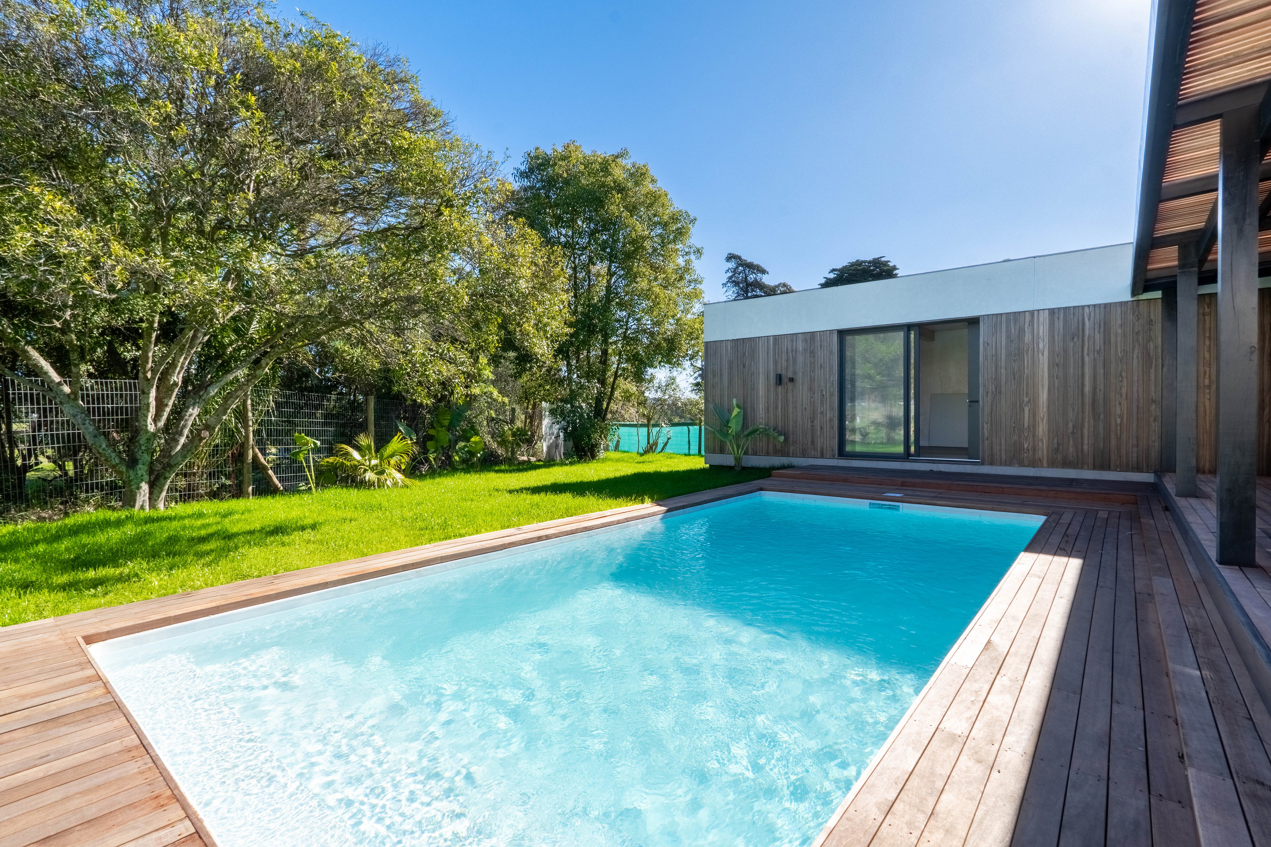 Casa contemporánea a estrenar en La Cañada – Barrio privado en Punta del Este