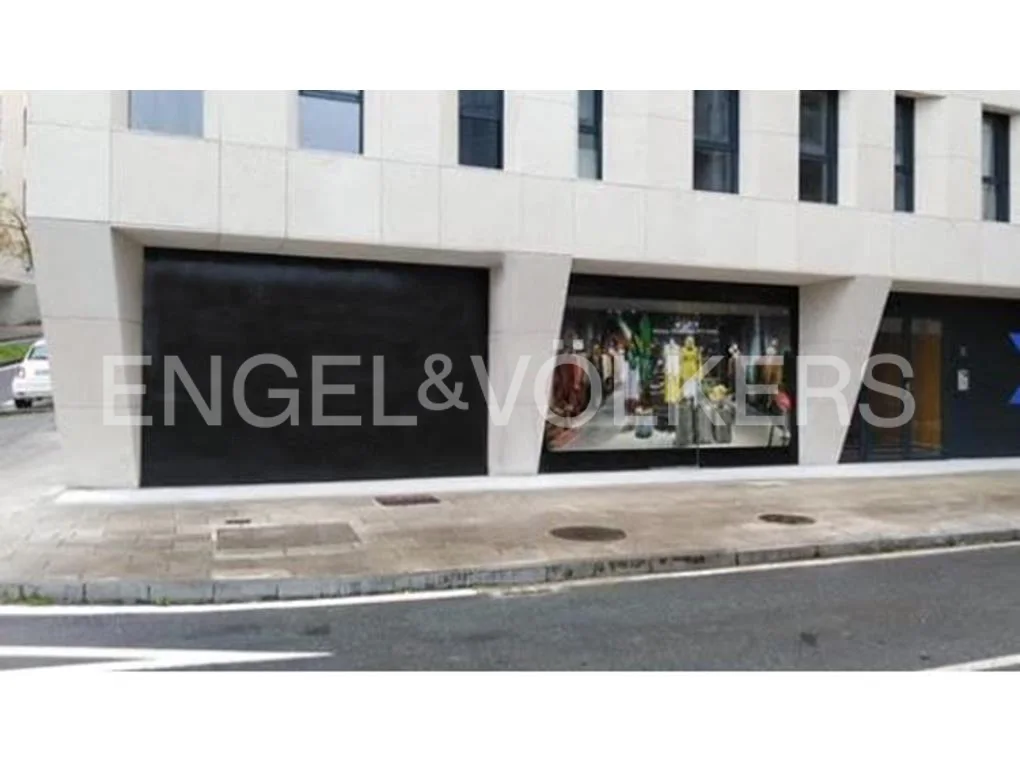 Engel&Völkers rents this brand new ground floor commercial property of 176m2 in C/Manuel Beiras