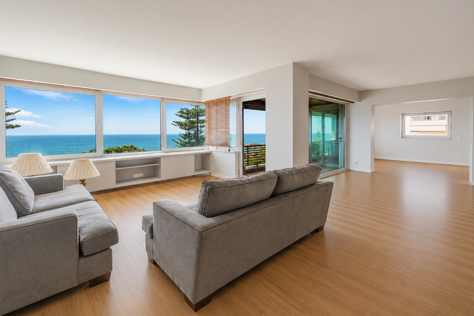 3 Bedroom Sea Front Apartment in Foz do Douro