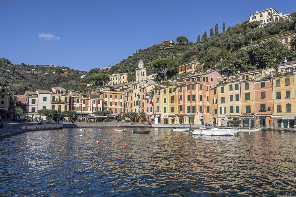 Ein Fenster auf dem kleinen Platz von Portofino
