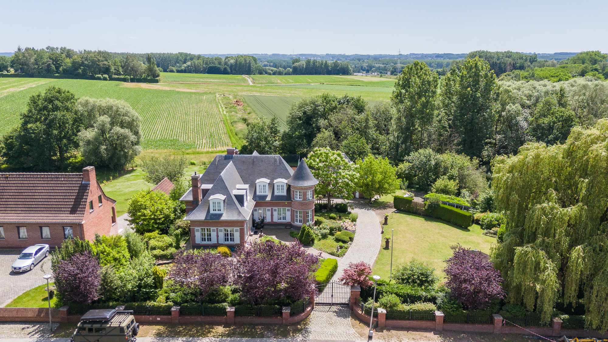 Exceptional villa on the Blakmeers
