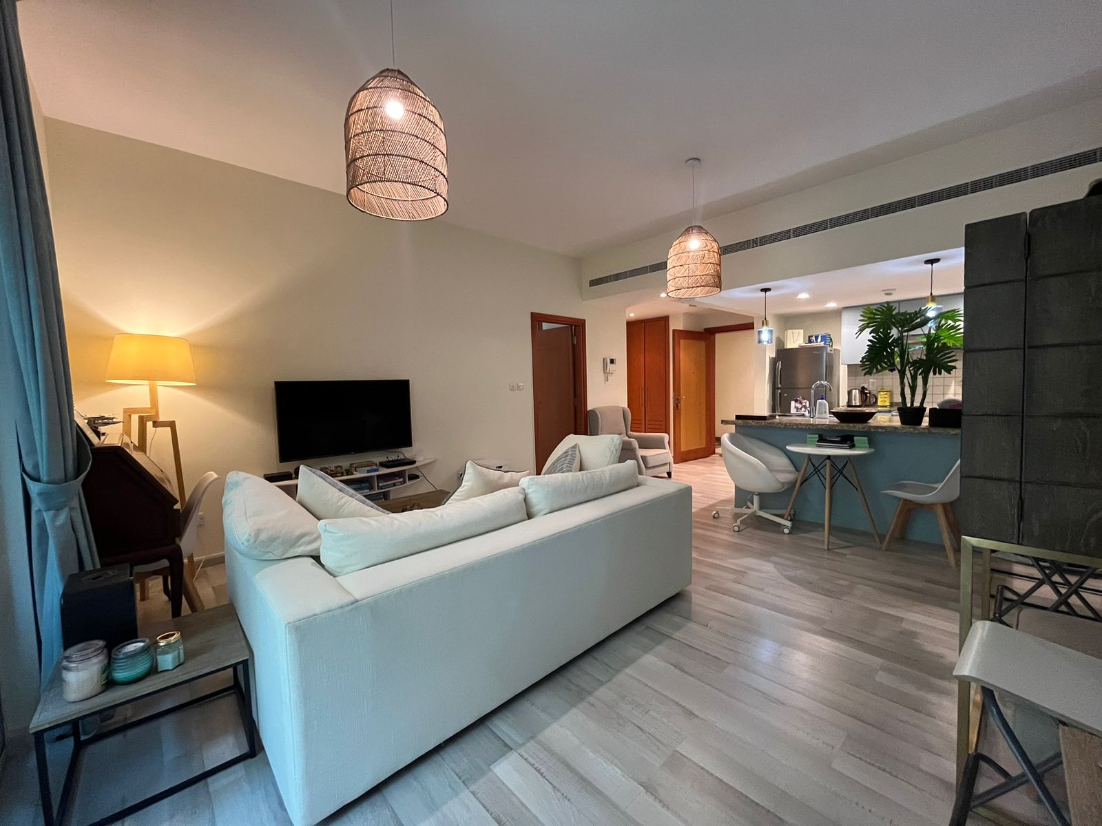 Furnished l Vacant l Garden View