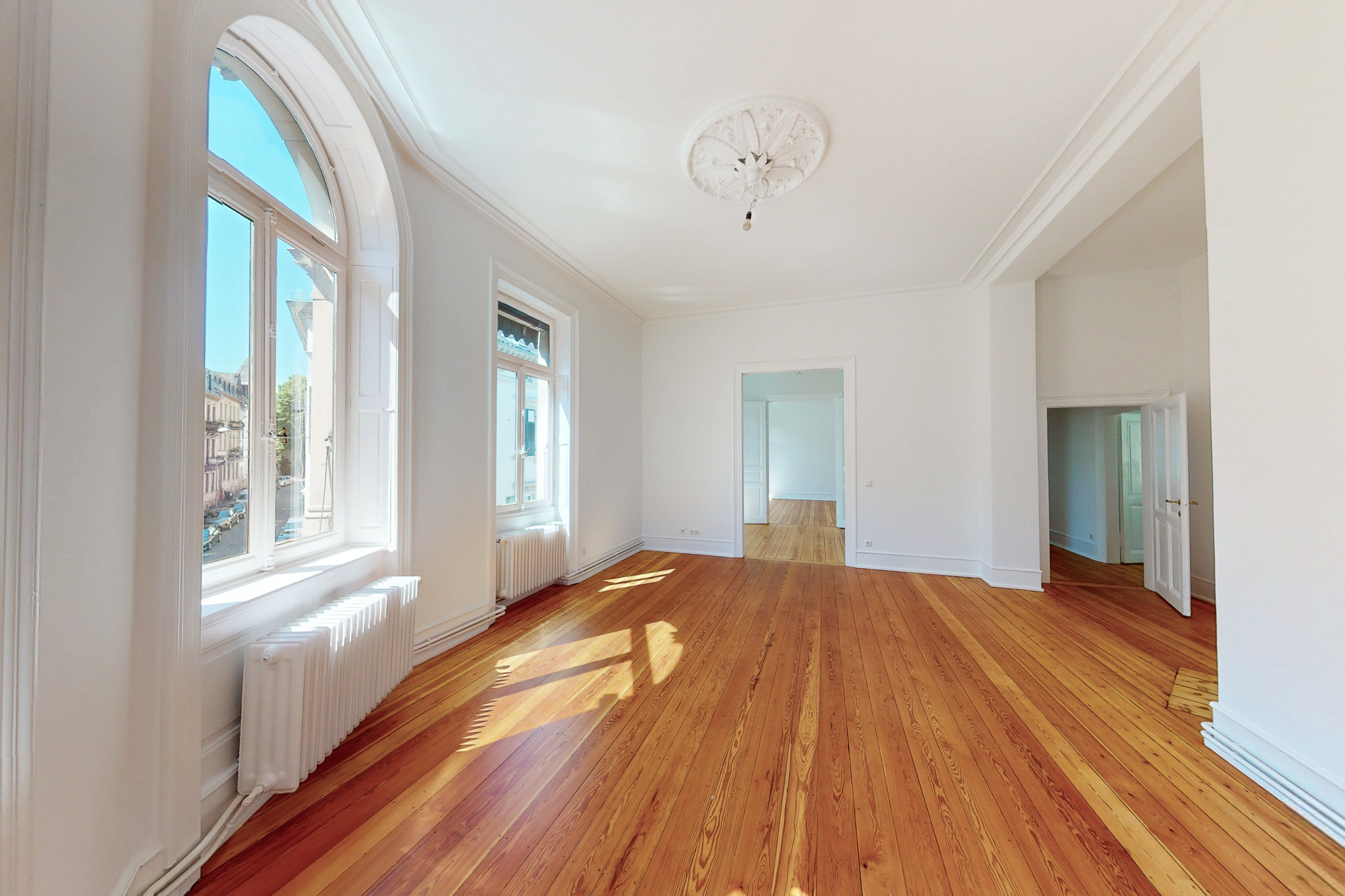 Stilvoll sanierter Altbau zwischen Kurpark und Nerotal